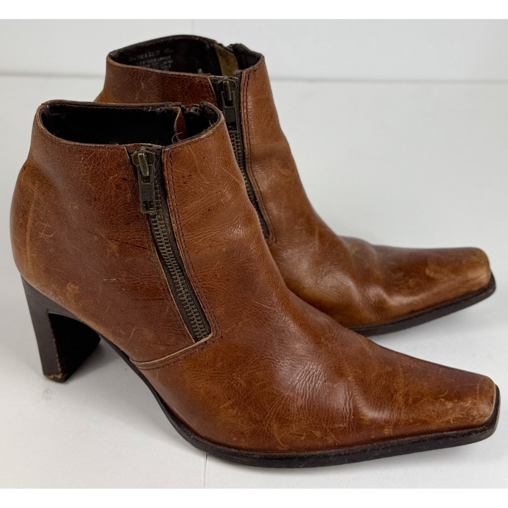 Steve Madden Women's vintage Y2K Pointed Ankle Boots, size 10